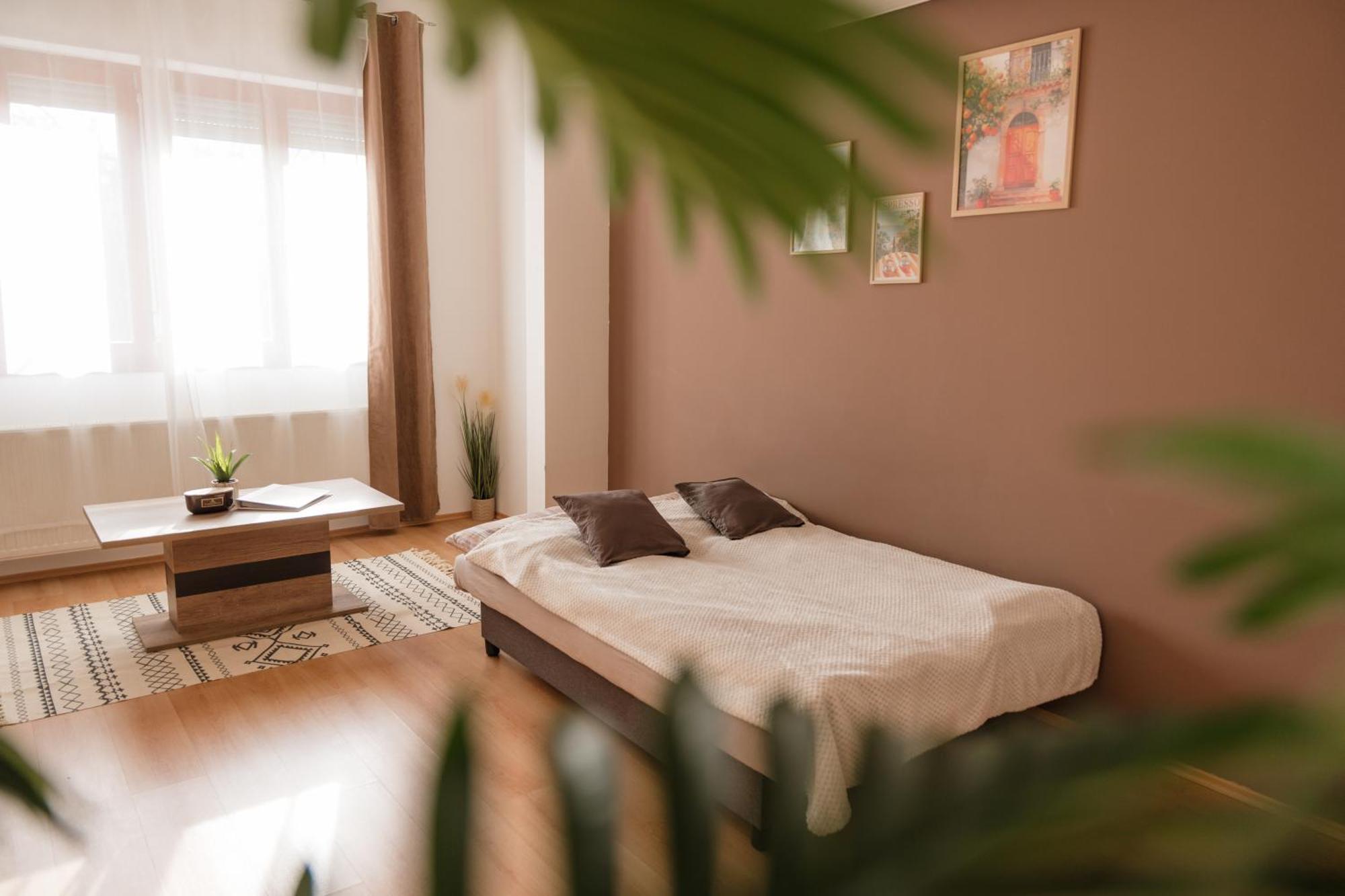 Panorama Appartement Győr Buitenkant foto